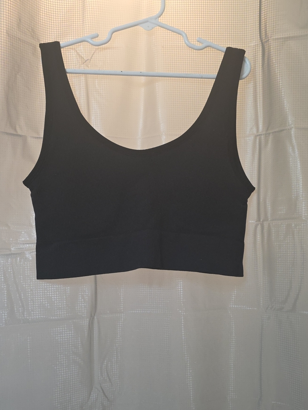 NUX Black Scoop-Neck Cropped Tank
